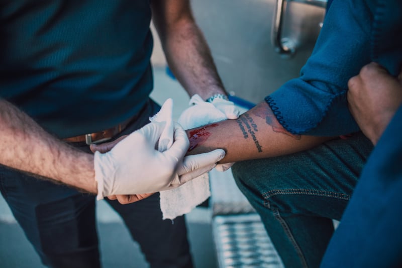 Respond to Minor Injury & Illness: First Aid in the Workplace